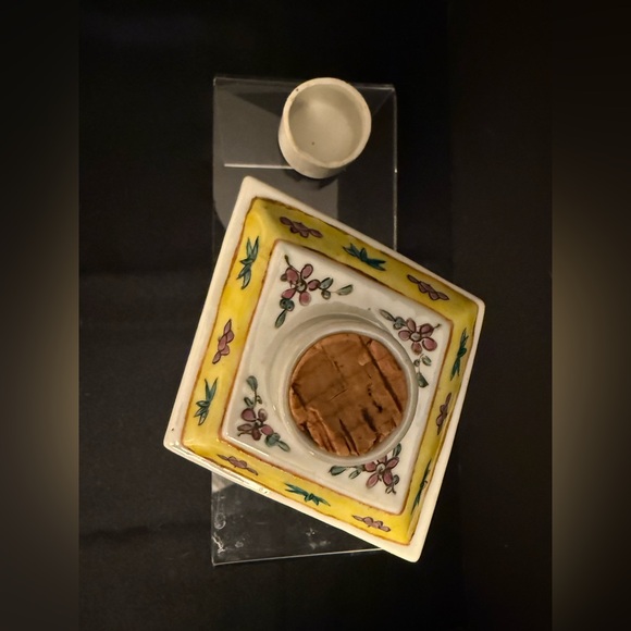 🏮 Vintage Chinese Porcelain Famille Rose Diamond-Shaped Vase / Tea Caddy - Picture 8 of 10